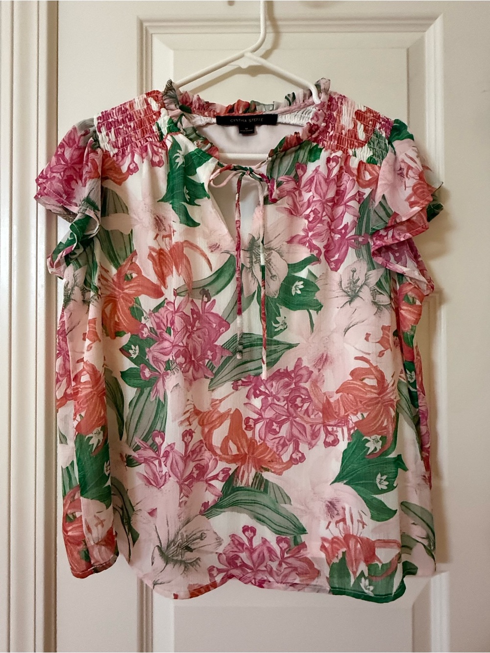 Cynthia Steffe Floral Ruffle Sleeve Tie Neck Blouse Size M